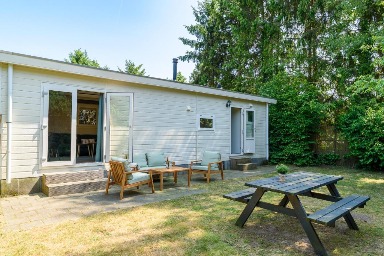 Chalet Met Eigen Tuin Aan De Veluwse Bosrand Putten Eksteriør billede